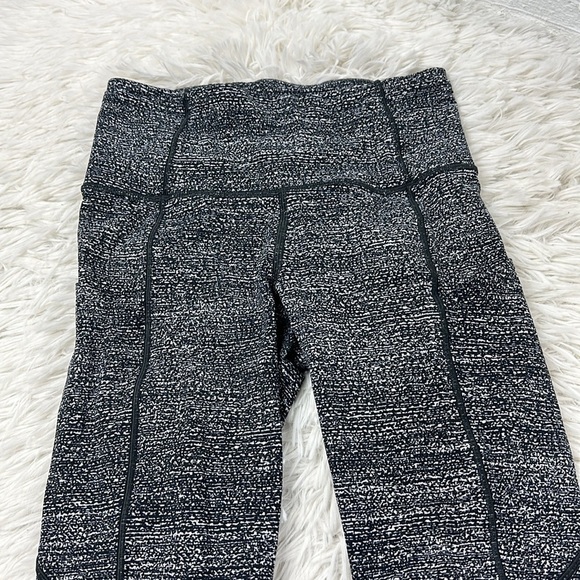Lululemon Fast & Free Crop II *Nulux 19" Twillines Ice Grey Black - Picture 2 of 5